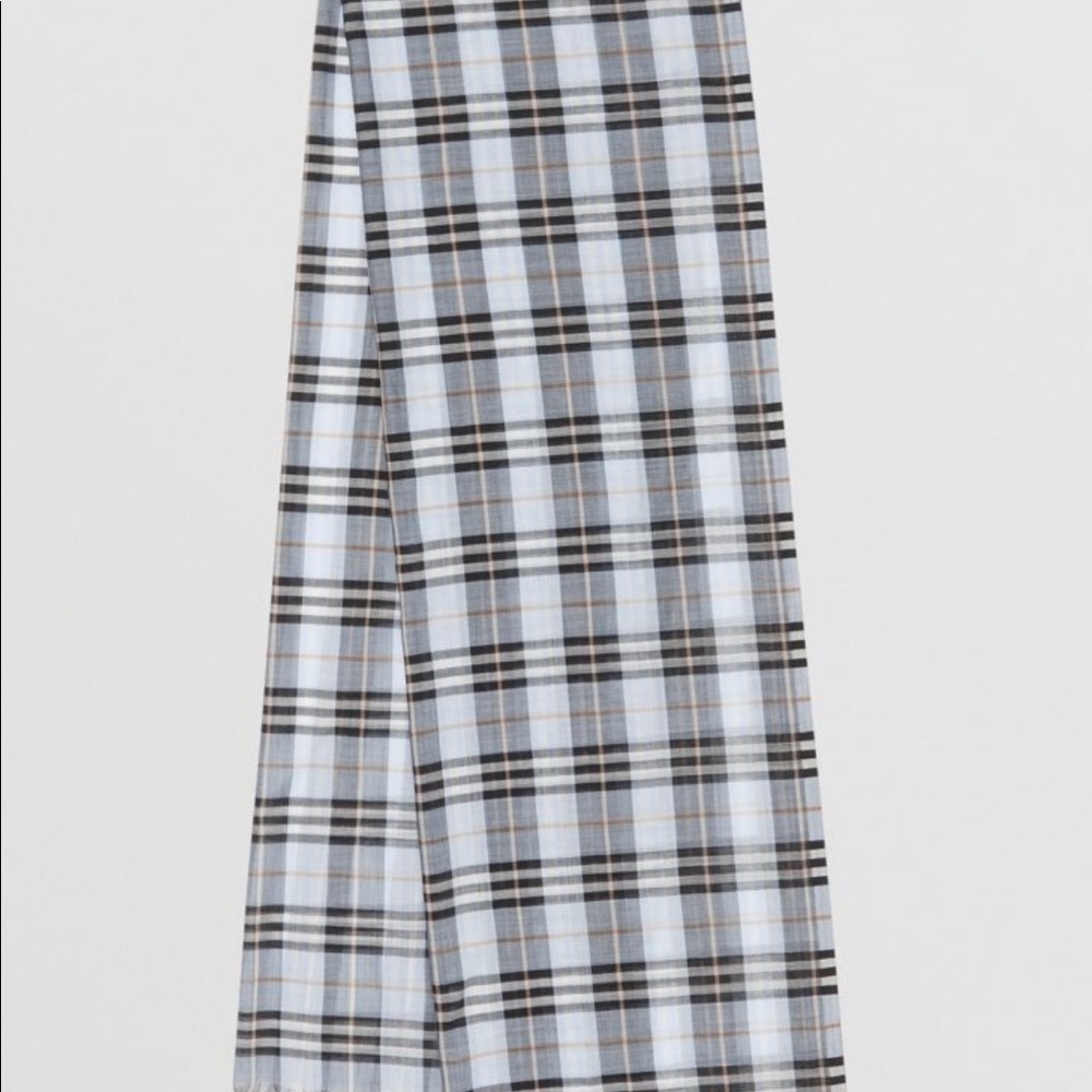 Burberry gauze scarf